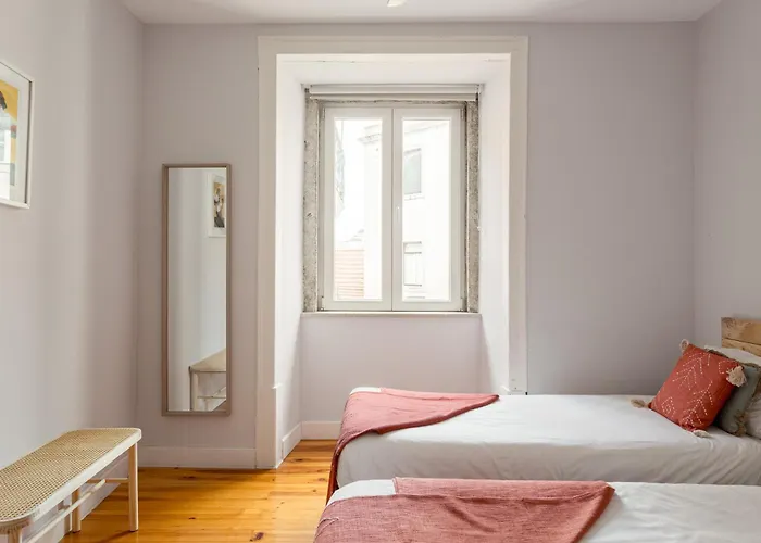 Joivy Inviting Flat Next To Carmo Convent