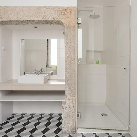 Joivy Inviting Flat Next To Carmo Convent Apartment Lisbon Exterior photo