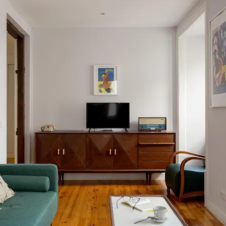 Joivy Inviting Flat Next To Carmo Convent Apartment Lisbon Exterior photo